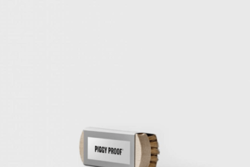 Piggy Proof Brush